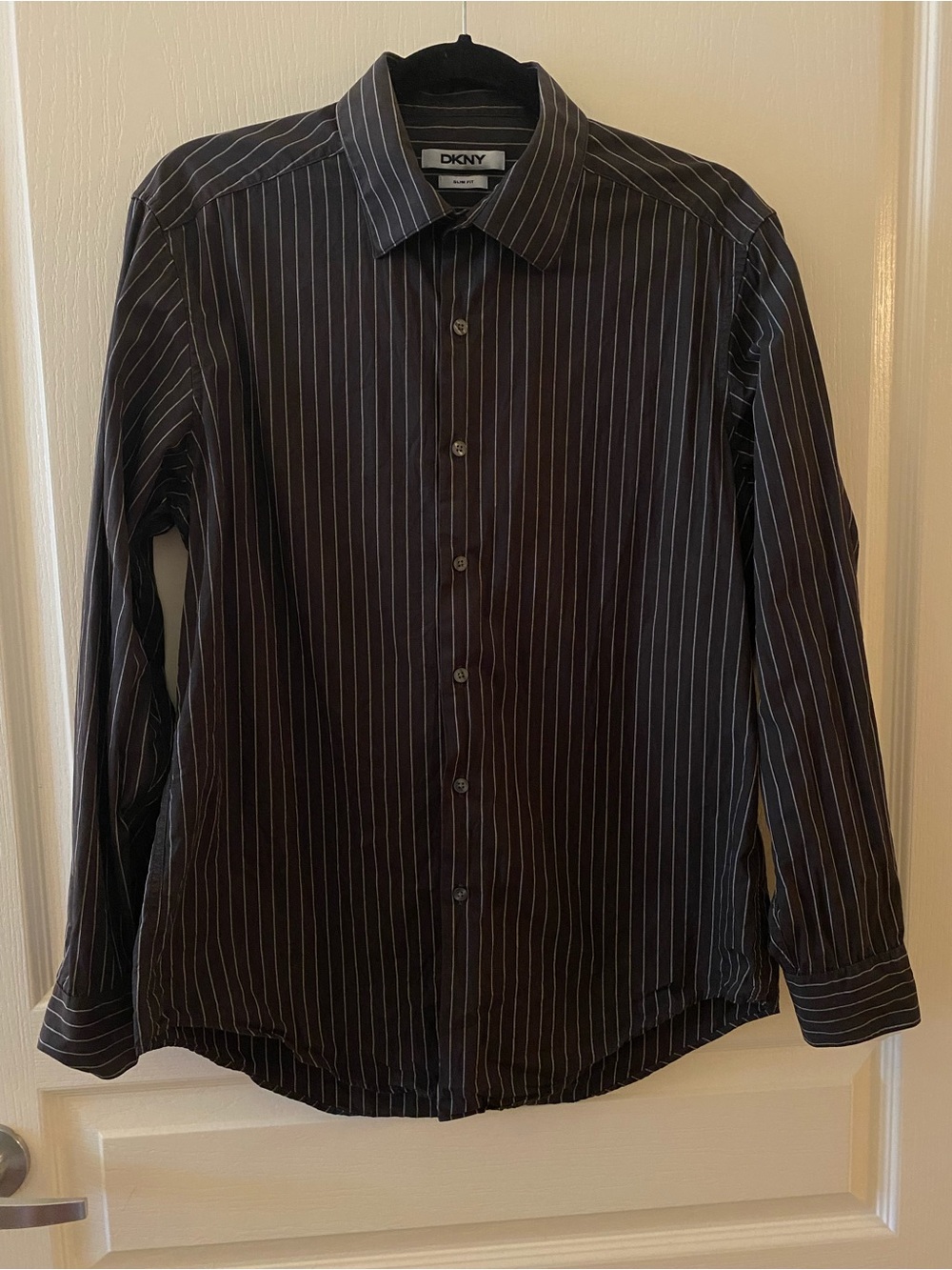 DKNY Men’s Striped 100% Cotton Slim Fit Button Down Collared Shirt - L